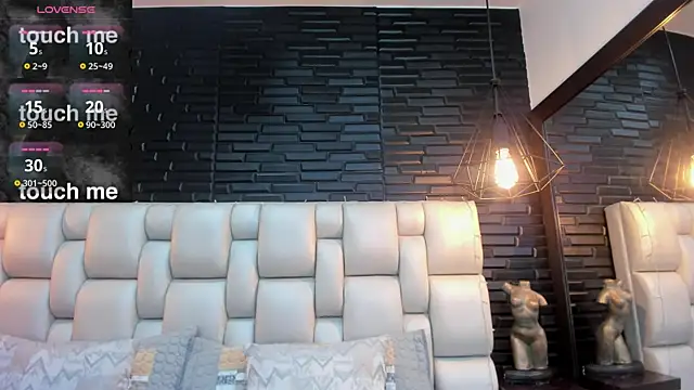 EmilyyRed online show from December 2025 08:03:02 PM