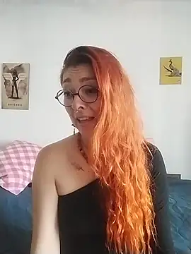 EmilyyRed online show from December 2025 05:52:01 PM