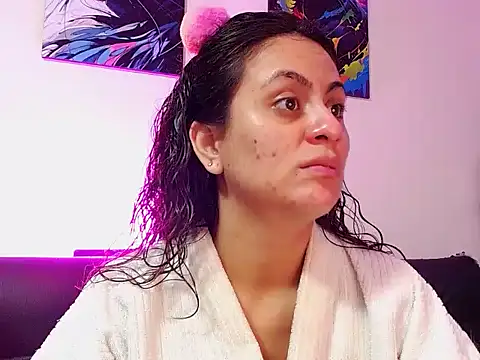 Caroline Jons online show from November 2025 02:05:02 PM