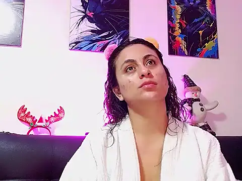 Caroline Jons online show from November 2025 10:26:02 AM