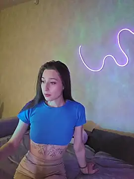 Emma Wilsons online show from November 2025 01:44:02 PM