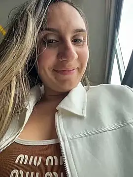 Snapshot of sarah_honey__ chatting on November 2025 03:34:02 PM sarah honey online show from November 2025 03:34:02 PM