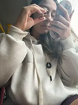 Snapshot of sarah_honey__ chatting on November 2025 03:01:02 PM sarah honey online show from November 2025 03:01:02 PM