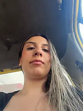 Snapshot of sarah_honey__ chatting on December 2025 03:05:01 PM sarah honey online show from December 2025 03:05:01 PM