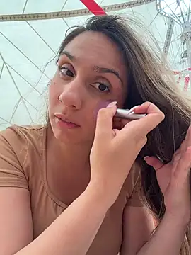 Snapshot of sarah_honey__ chatting on December 2025 04:02:02 PM sarah honey online show from December 2025 04:02:02 PM