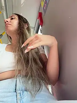 Snapshot of sarah_honey__ chatting on December 2025 03:09:02 PM sarah honey online show from December 2025 03:09:02 PM