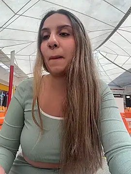 Snapshot of sarah_honey__ chatting on February 2026 03:05:02 PM sarah honey online show from February 2026 03:05:02 PM