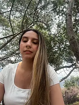 Snapshot of sarah_honey__ chatting on March 2026 04:02:02 PM sarah honey online show from March 2026 04:02:02 PM