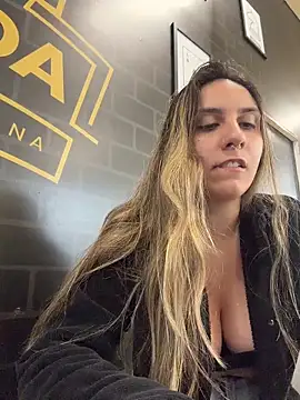 Snapshot of sarah_honey__ chatting on March 2026 03:15:02 PM sarah honey online show from March 2026 03:15:02 PM