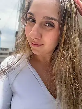 Snapshot of sarah_honey__ chatting on April 2026 04:13:01 PM sarah honey online show from April 2026 04:13:01 PM