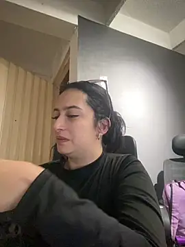 Kloe Novoa online show from February 2026 01:29:02 PM