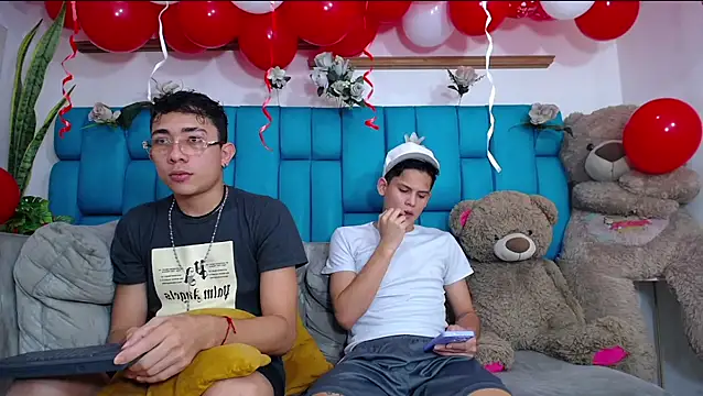 Hot Boys Latinos X online show from February 2026 11:12:01 PM