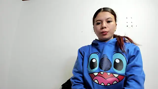 Vanessa Martinz online show from November 2025 12:25:01 PM