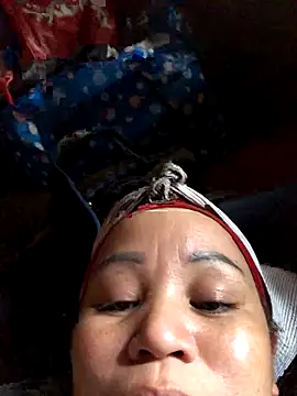 Gwen-n online show from November 2025 04:23:02 AM