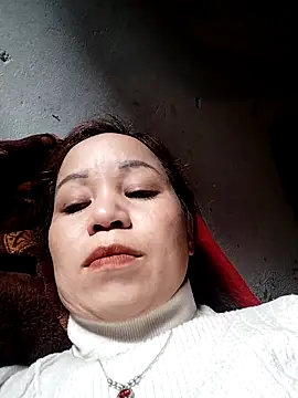 Gwen-n online show from November 2025 04:07:02 AM