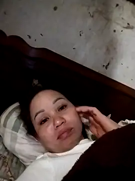 Gwen-n online show from November 2025 05:12:01 PM