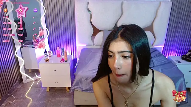 MAIILY TAY online show from December 2025 12:14:02 PM