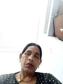 Indiangueen online show from November 2025 03:52:02 PM