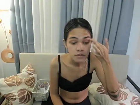 Snapshot of XxBigCockAliyahxX chatting on November 2025 05:17:01 AM XxBigCockAliyahxX online show from November 2025 05:17:01 AM