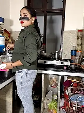 Snapshot of Heena-143 chatting on April 2026 03:53:01 PM Heena-143 online show from April 2026 03:53:01 PM