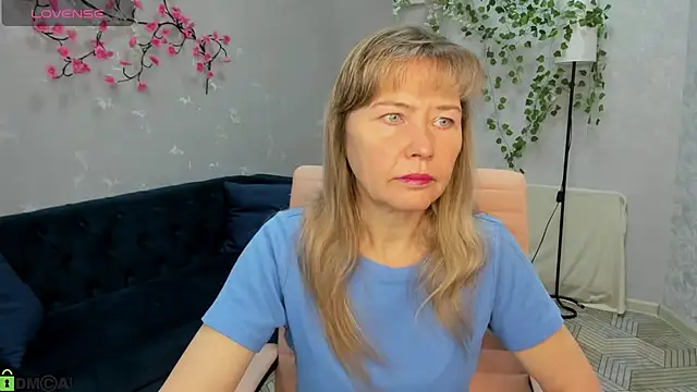 Carla Vogue online show from November 2025 02:58:01 AM