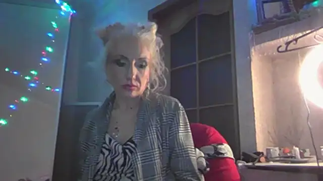 Snapshot of LilaniLoverx chatting on April 2026 02:47:01 PM LilaniLoverx online show from April 2026 02:47:01 PM