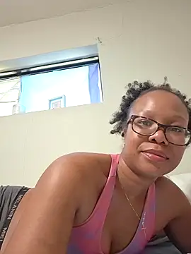 Snapshot of SweetieP11 chatting on April 2026 04:16:02 PM SweetieP11 online show from April 2026 04:16:02 PM