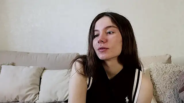 Snapshot of Petalwren chatting on March 2026 11:27:01 AM Petalwren online show from March 2026 11:27:01 AM