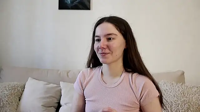 Snapshot of Petalwren chatting on April 2026 10:40:02 AM Petalwren online show from April 2026 10:40:02 AM