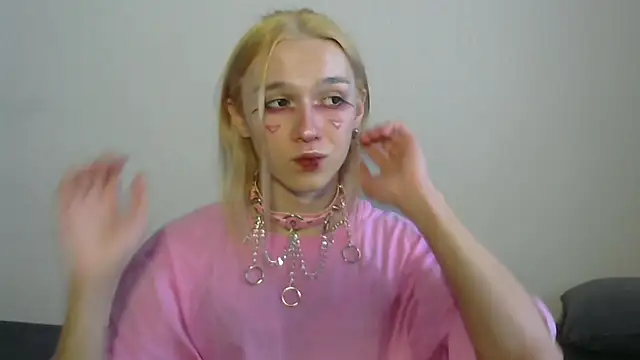 Snapshot of icebenz chatting on April 2026 12:28:01 PM icebenz online show from April 2026 12:28:01 PM