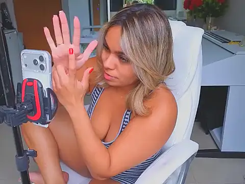 diosadeluniverso online show from April 2026 08:20:02 PM