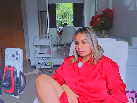 diosadeluniverso online show from April 2026 12:30:02 PM