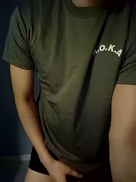 Snapshot of yuta_00 chatting on February 2026 05:13:02 PM yuta 00 online show from February 2026 05:13:02 PM