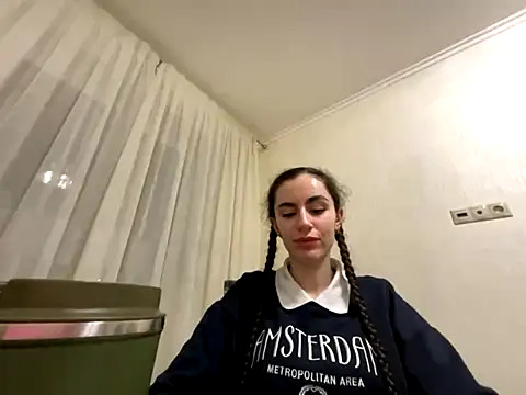  my Khaleesi  online show from November 2025 04:39:02 PM