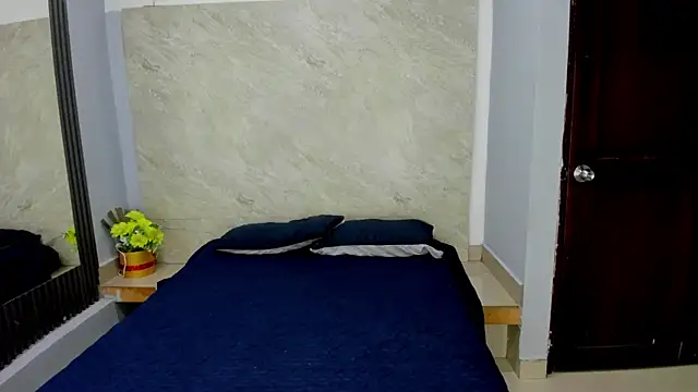 Sarahh-19 online show from December 2025 11:38:02 AM