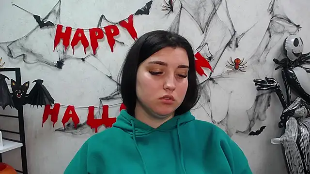 Snapshot of ScarletCargo chatting on November 2025 11:10:01 AM ScarletCargo online show from November 2025 11:10:01 AM