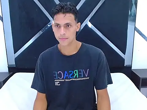 wiltom  online show from October 2025 12:09:01 PM