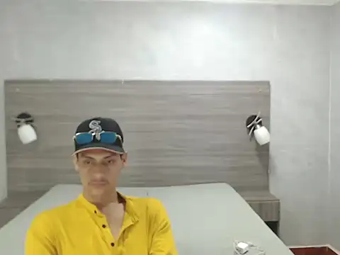 wiltom  online show from November 2025 04:15:02 AM