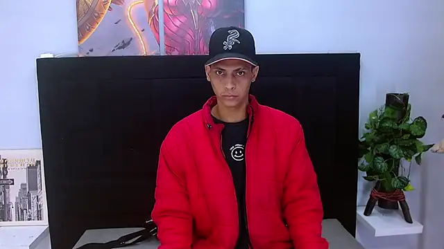 wiltom  online show from December 2025 07:19:02 PM