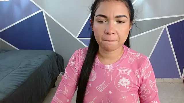 AliceSmity  online show from November 2025 05:56:02 PM