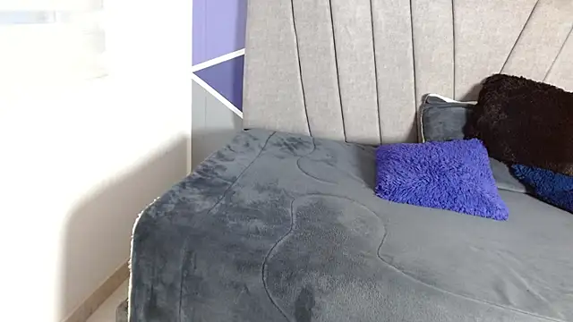 AliceSmity  online show from April 2026 11:07:02 PM