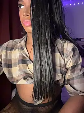 Snapshot of cherxyl_royal chatting on July 2026 02:05:01 AM cherxyl royal online show from July 2026 02:05:01 AM