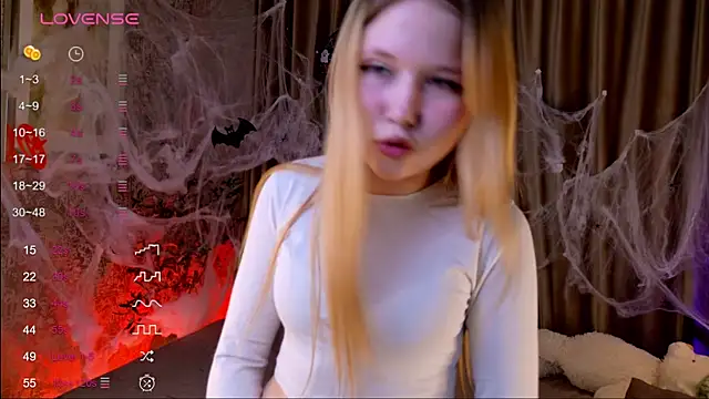 VivieSunn online show from October 2025 09:44:01 AM