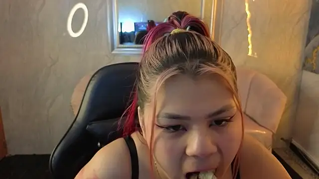 Snapshot of Little_cherry_b chatting on November 2025 07:57:01 PM Little cherry b online show from November 2025 07:57:01 PM