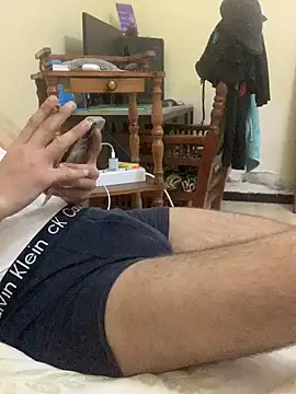 Snapshot of Unique-Man chatting on April 2026 10:22:01 PM Unique-Man online show from April 2026 10:22:01 PM