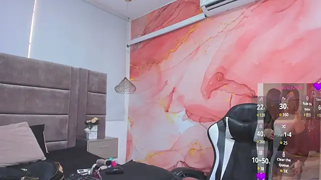 laliItaclark online show from April 2026 11:43:01 AM