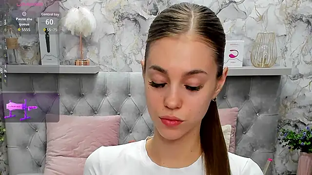 Snapshot of CandysSweet chatting on November 2025 01:11:01 AM CandysSweet online show from November 2025 01:11:01 AM