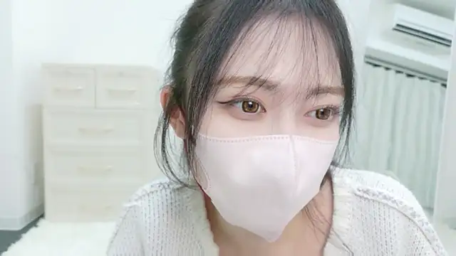 Snapshot of annachan_v chatting on April 2026 02:33:01 PM annachan v online show from April 2026 02:33:01 PM