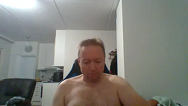 Snapshot of Timka69 chatting on November 2025 02:08:01 PM Timka69 online show from November 2025 02:08:01 PM