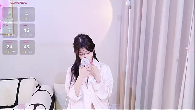 xiaoxi---n online show from November 2025 09:52:02 AM